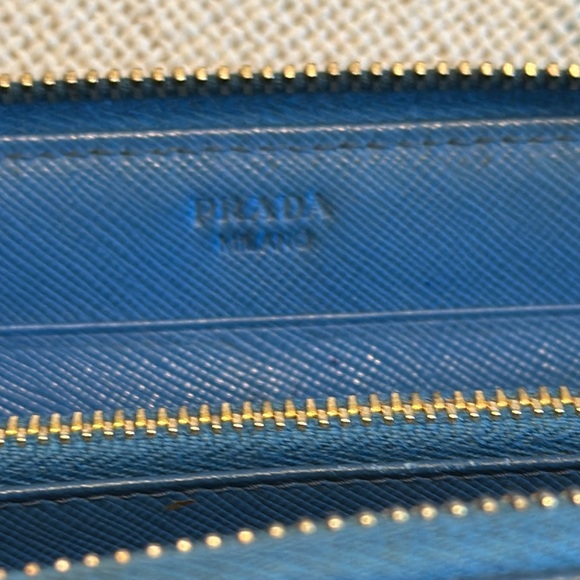 Authentic Prada Long Zippy Wallet in GUC - Picture 9 of 12